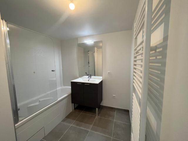 Location appartement 3 pièces ST MARTIN D HERES 62m² à 987.89€/mois CDC Habitat