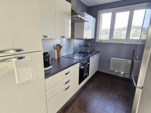 Location appartement t3 50 m² Bourgoin Jallieu 38300 750 €