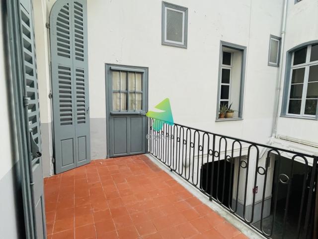 Location APPARTEMENT T3 100M2 HYPER CENTRE