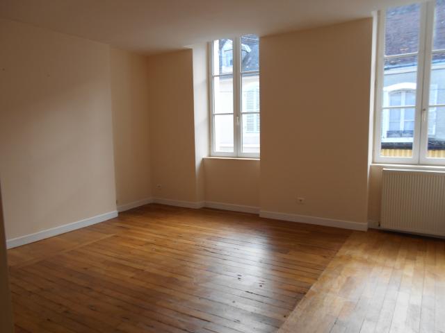 LOCATION APPARTEMENT t3 CENTRE VILLE