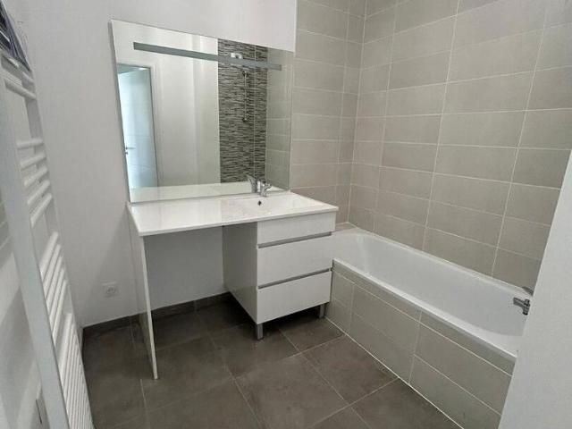 location Appartement T3 DE 67.22m² À CLUSES