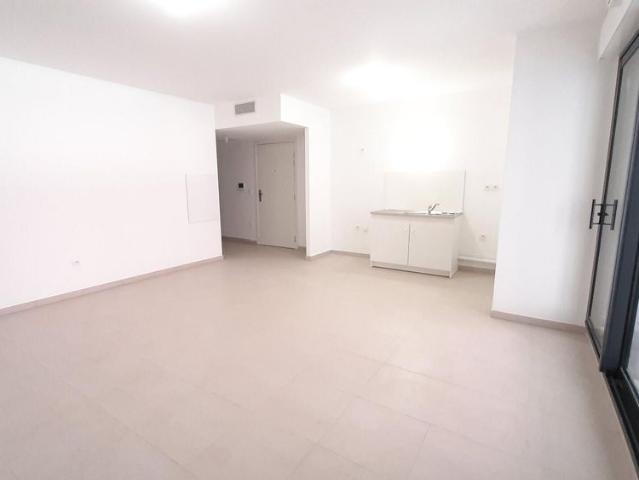 location Appartement T3 DE 66.76m² À MARSEILLE