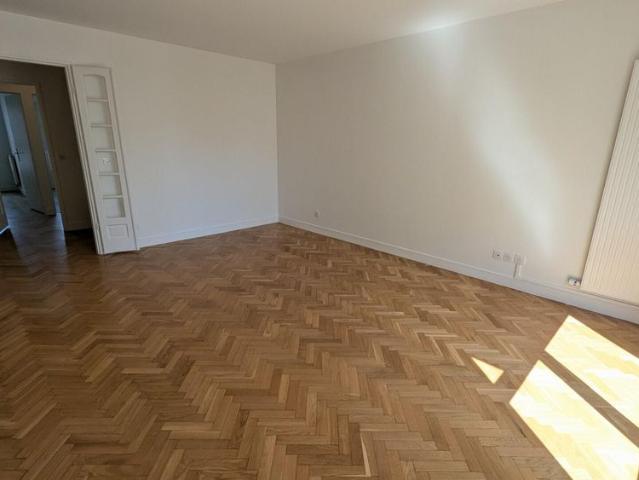 location Appartement T3 DE 73.2m² À BOULOGNE