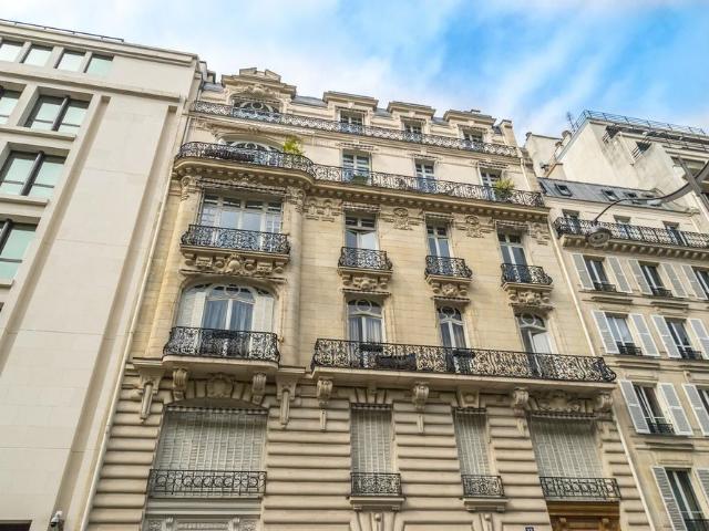 location Appartement T3 DE 71.6m² À PARIS