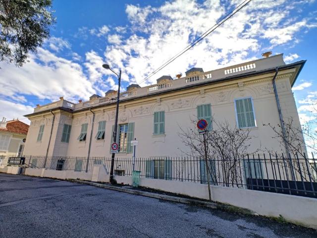 location Appartement T3 DE 77.7m² À NICE