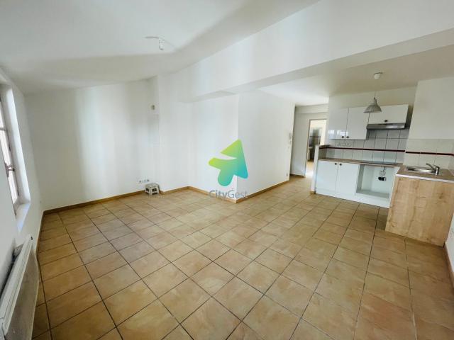 Location APPARTEMENT T3 DUPLEX HYPER CENTRE