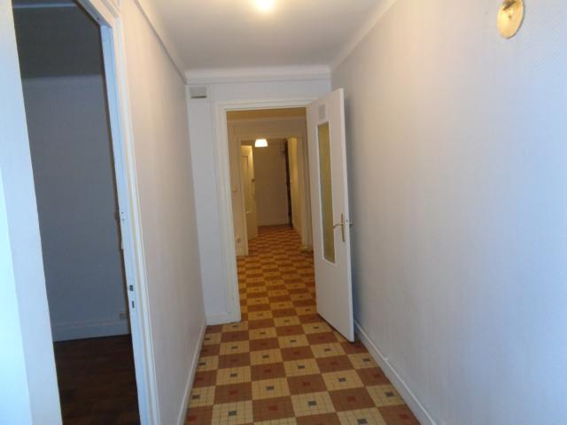 LOCATION APPARTEMENT T3 ENTIEREMENT RENOVE LYON 08 Lyon 4 – Croix Rousse – Superbe studio rénové 34 m² avec cachet