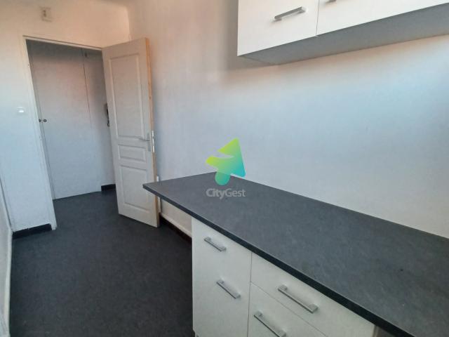 Location APPARTEMENT T3 LYCEE BON SECOURS