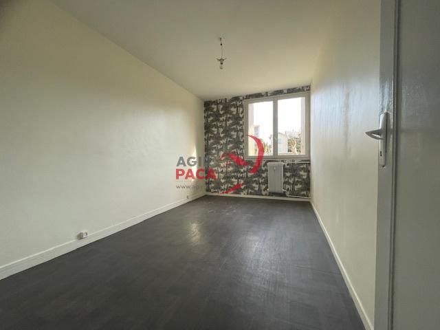 LOCATION APPARTEMENT T3 PROCHE CENTRE VILLE DE SAINT RAPHAËL