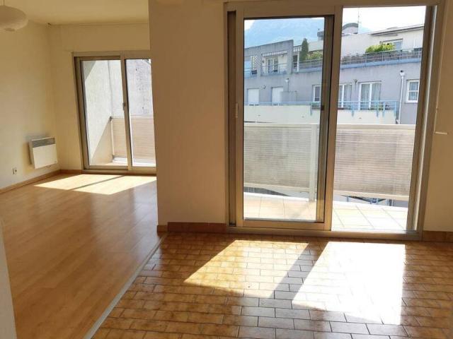 Location appartement t1 28 m² Grenoble 38000 519 €