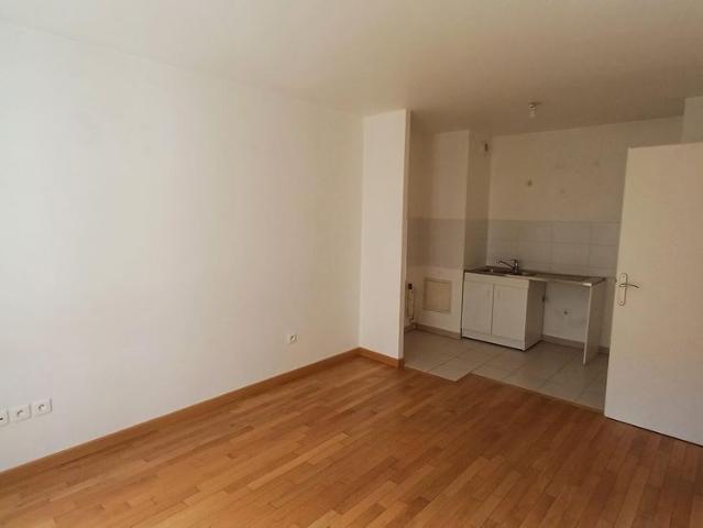 location Appartement T2 DE 41.5m² À AUBERVILLIERS