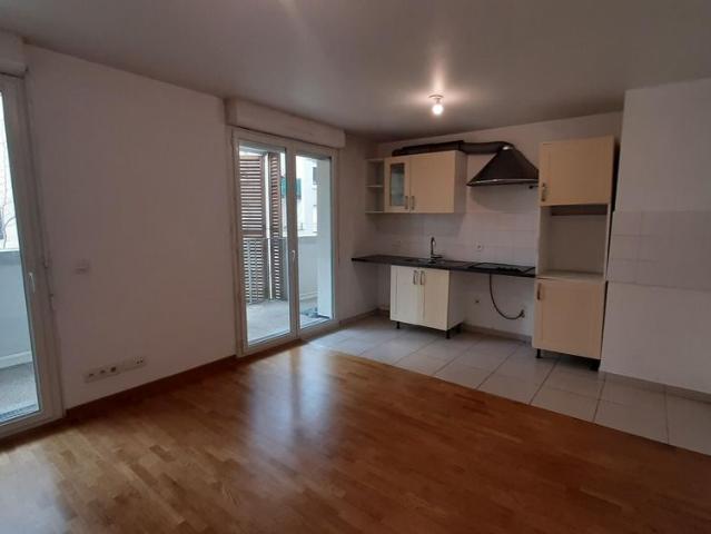 location Appartement T2 DE 42.9m² À RIS ORANGIS