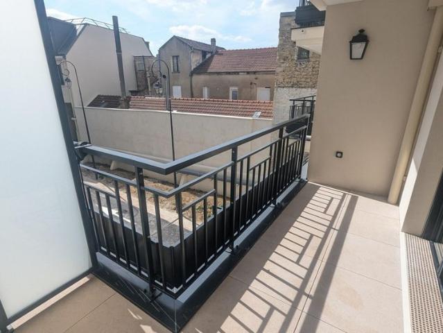 location Appartement T2 DE 42.15m² À ST LEU LA FORET