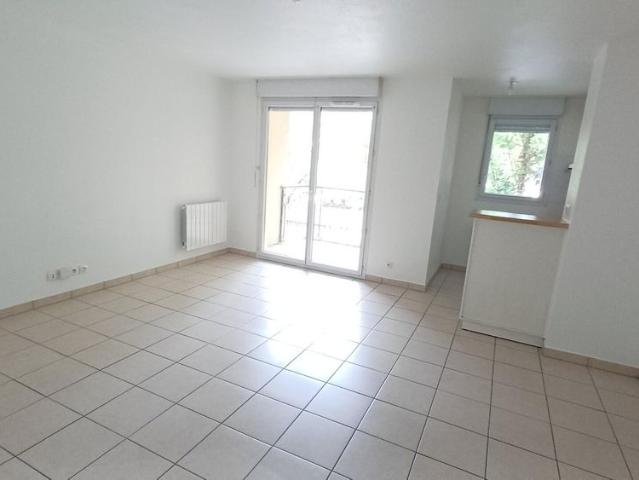 location Appartement T2 DE 42.28m² À BUSSY ST GEORGES