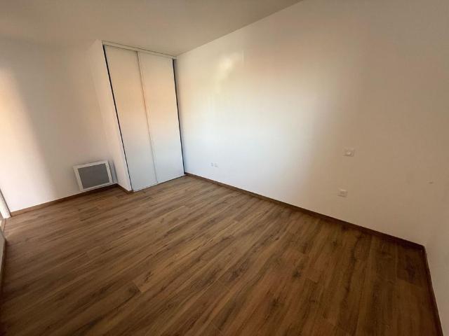 location Appartement T2 DE 46.6m² À CASTELGINEST