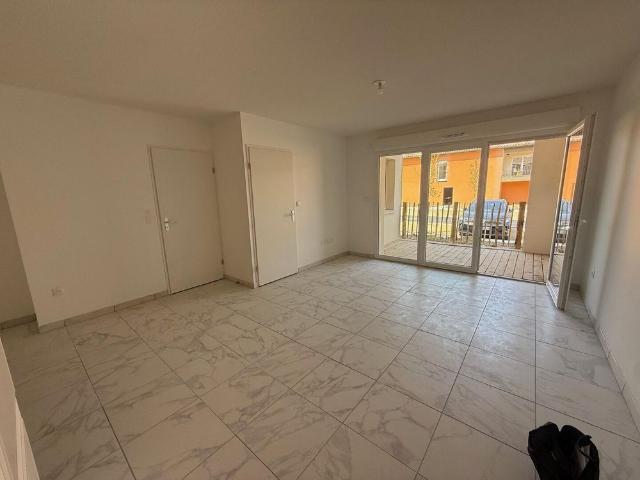 location Appartement T2 DE 46.6m² À CASTELGINEST