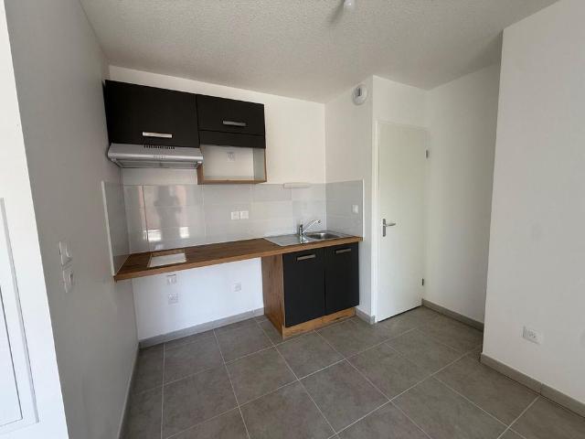 location Appartement T2 DE 46.9m² À CASTELGINEST