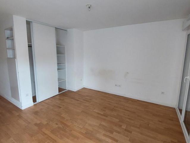 location Appartement T1 DE 27.5m² À NEUILLY PLAISANCE