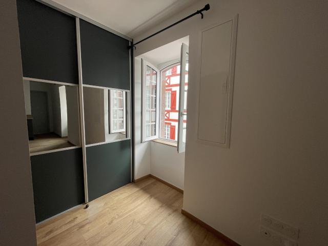 Location Appartement T2 entièrement rénové à Saint Jean Pied de Port | ERLEA IMMOBILIER