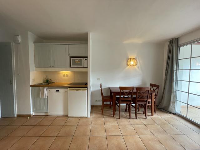 Location APPARTEMENT T2 MEUBLE AU 1ER ETAGE AVEC LOGGIA | ERLEA IMMOBILIER
