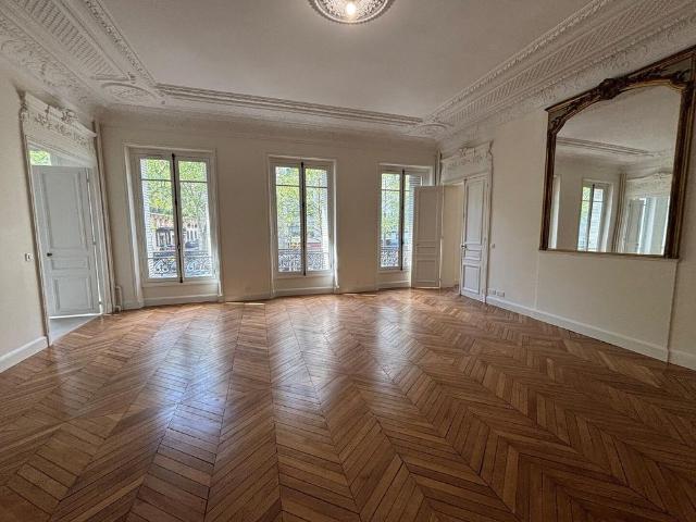 location Appartement T7 DE 250m² À PARIS