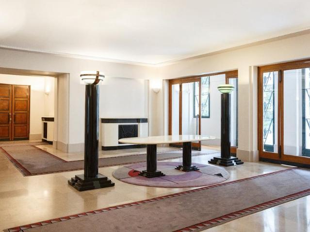 location Appartement T7 DE 312.45m² À PARIS