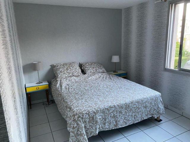 Location / Appartement T4