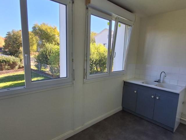 Location Appartement T4 80 m² Saône