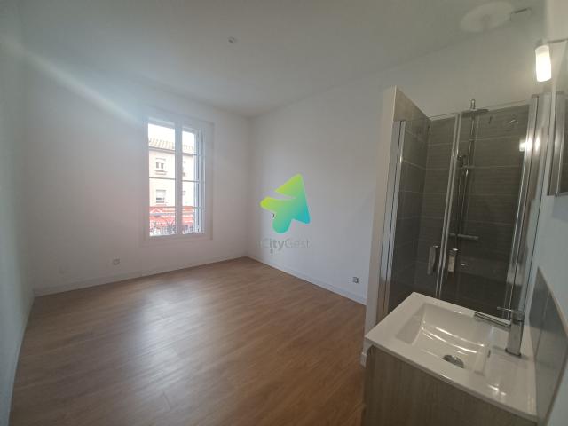 Location APPARTEMENT T4 AVEC TERRASSE
