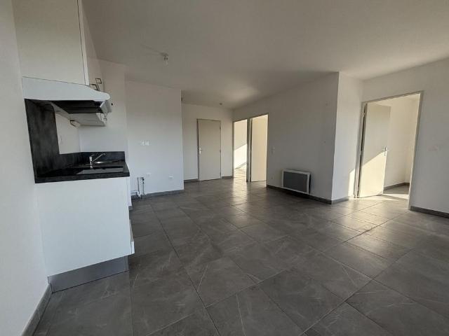 location Appartement T4 DE 73.67m² À ARLES