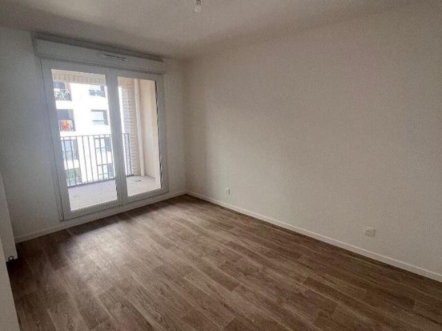 location Appartement T4 DE 75.9m² À BOBIGNY