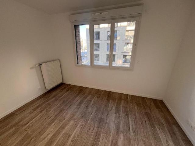location Appartement T4 DE 78.2m² À BOBIGNY