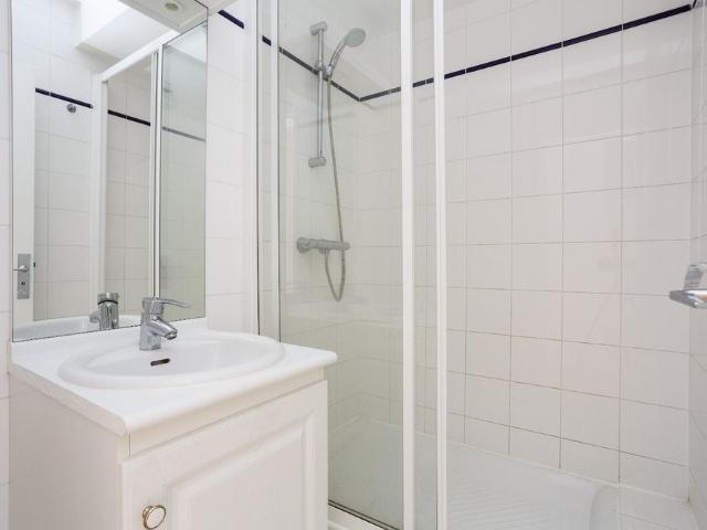 location Appartement T4 DE 83m² À PARIS