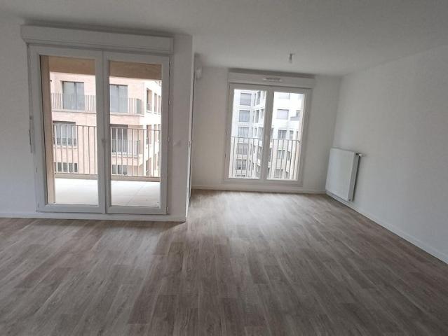 location Appartement T4 DE 81.2m² À BOBIGNY