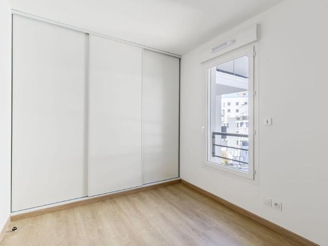 location Appartement T4 DE 82.1m² À VILLEURBANNE