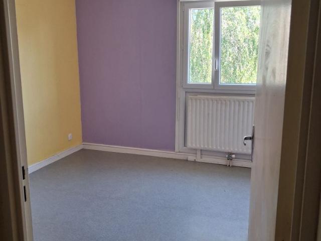Location Appartement T5 90 m² Franois