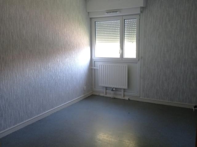 Location Appartement T5 90 m² Franois