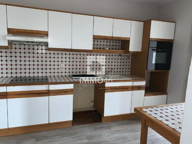 Location appartement t5 Cahors 46000, 100m², 5 pièces. T5 FON POR