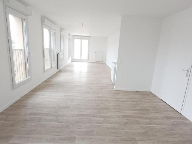 location Appartement T5 DE 113.2m² À BOBIGNY