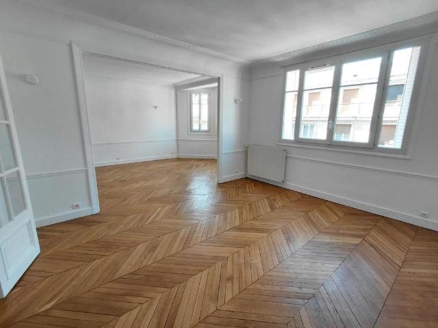 location Appartement T5 DE 136m² À PARIS 16