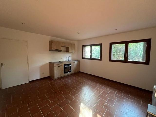 location Appartement T5 DE 156.94m² À VENERQUE