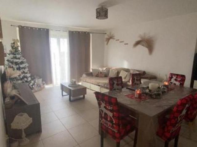 location appartement tavernes 3 pièces 72 m2 var 83670 690 € / mois
