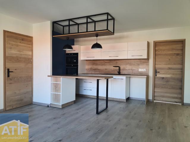 LOCATION APPARTEMENT TERASSE T4 5 minutes autoroute A89