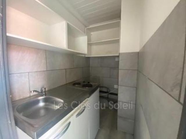 location appartement toulon 1 pièce 20 m2 var 83000 493 € / mois