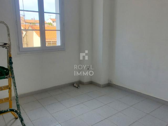 Location appartement Toulon 2 pièces 35m² 581.05€ | Royal Immo