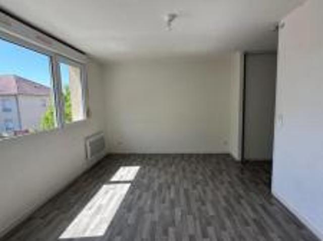 location appartement troyes 1 pièce 26 m2 aube 10000 400 € / mois