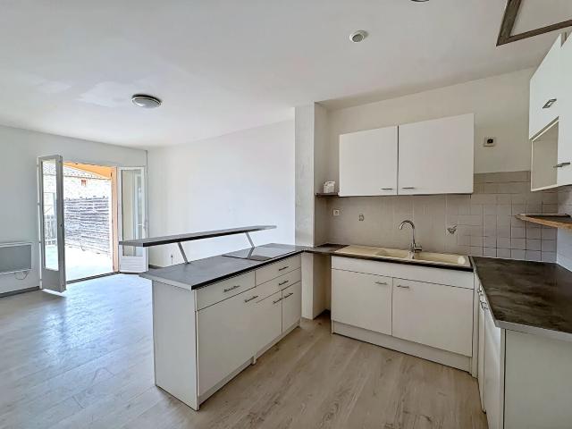 Location Appartement Traverse De Séraphin, Lançon Provence