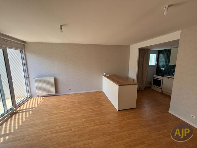 Location appartement Trelaze: 780 € AJP Immobilier Angers