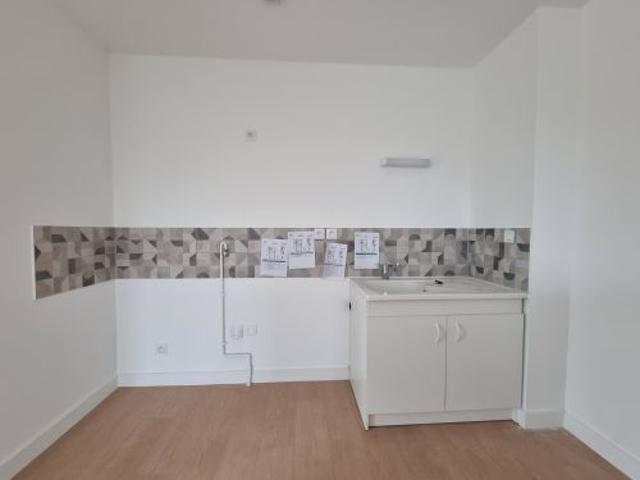 Location / Appartement Type 2 à AUBIGNY SUR NERE