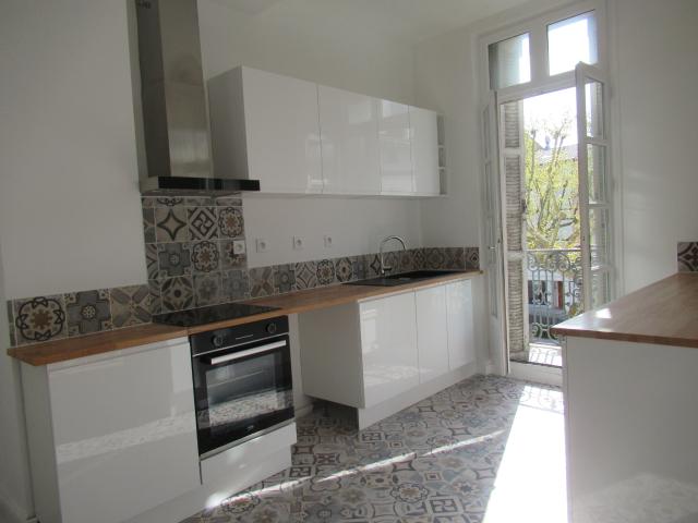 Location APPARTEMENT TYPE 2 BIS AVEC VUE ET BALCON